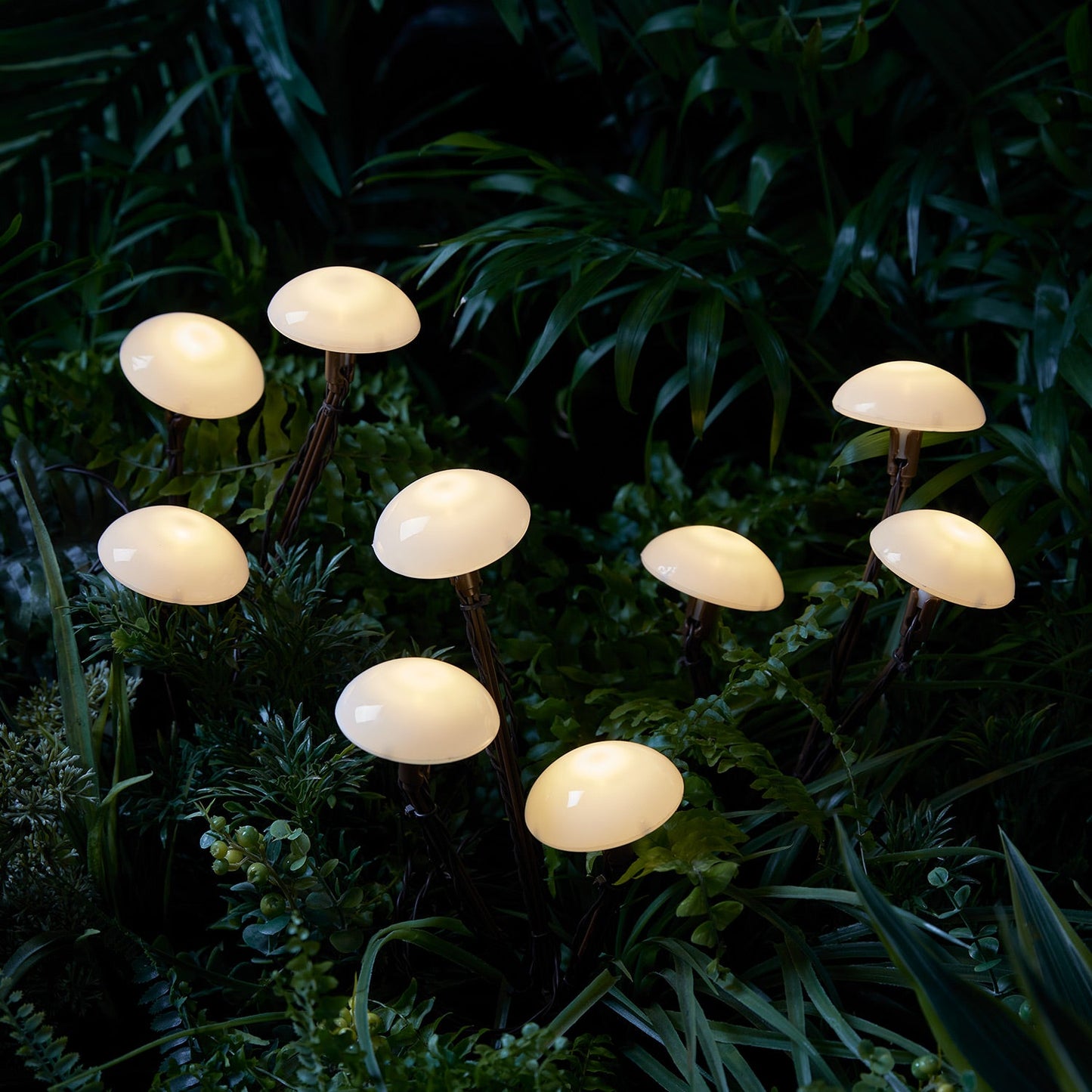 MUSHLOOM GLOW – Zonnelampenslinger met lichtgevende paddenstoelen