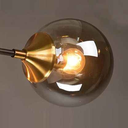 Virella | Glazen geblazen en metalen lamp – Europese stijl