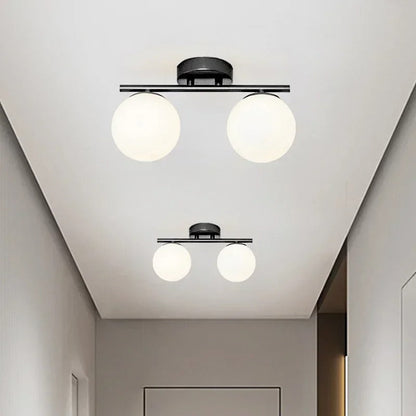 WhiteAura | LED-plafondlamp in wit glas en gouden details