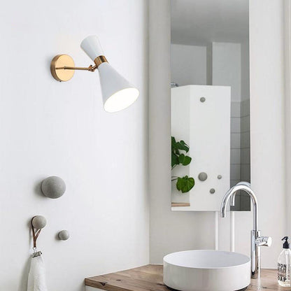 NordicTri – Gouden LED wandlamp met driehoekige lampenkap Creative